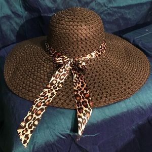 Chic summer straw hat.